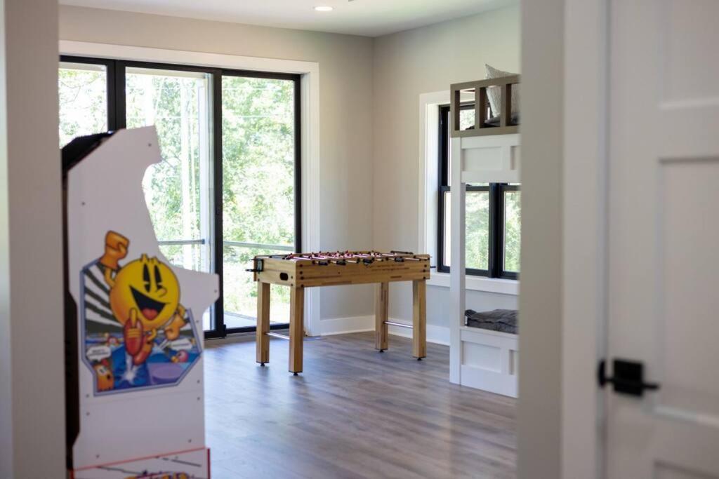 New Home, Dock, Kayaks, Game Room, Water Views Winchester Ngoại thất bức ảnh